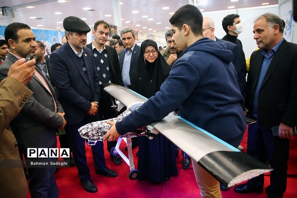 نمایشگاه دستاوردها و طرح‌های پژوهشی برتر دانش‌آموزان سمپاد