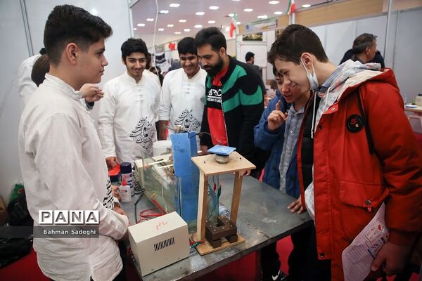 نمایشگاه دستاوردها و طرح‌های پژوهشی برتر دانش‌آموزان سمپاد
