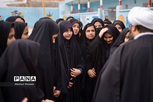 دیدار نماینده ترشیز با دانش‌آموزان کاشمر