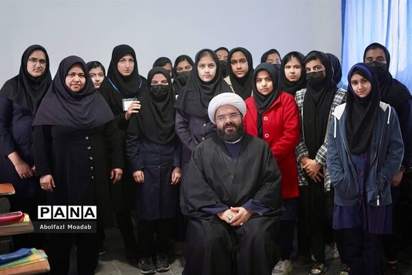 دیدار نماینده ترشیز با دانش‌آموزان کاشمر