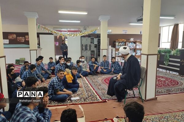 برگزاری جلسات مرجع‌شناسی و اهمیت آن  در مدرسه شهید بهشتی رودهن