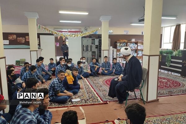 برگزاری جلسات مرجع‌شناسی و اهمیت آن  در مدرسه شهید بهشتی رودهن