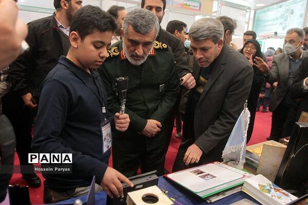 نمایشگاه دستاوردها و طرح‌های پژوهشی برتر دانش‌آموزان سمپاد