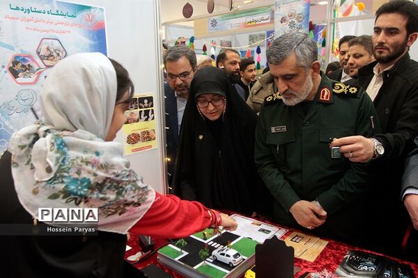 نمایشگاه دستاوردها و طرح‌های پژوهشی برتر دانش‌آموزان سمپاد