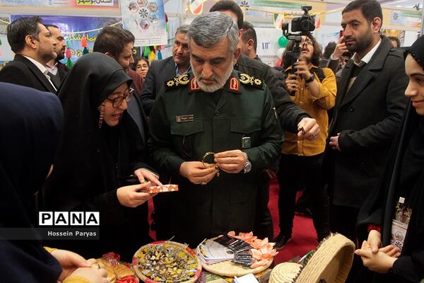 نمایشگاه دستاوردها و طرح‌های پژوهشی برتر دانش‌آموزان سمپاد