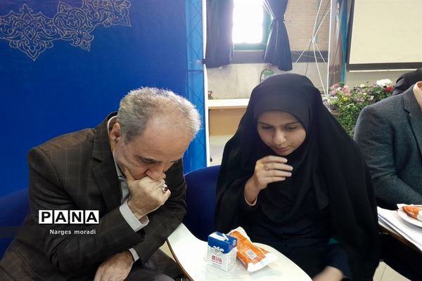 حضور دانش‌آموزان مدارس استعدادهای درخشان ملارد در نشست دانش‌آموزی علم نافع