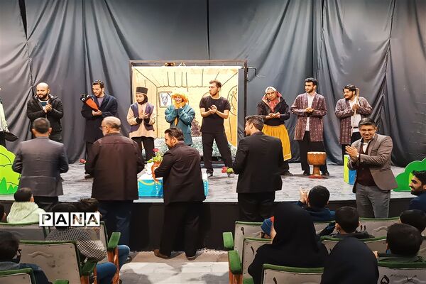 نمایش «شازده‌کوچولو و عمونقّال» در یزد