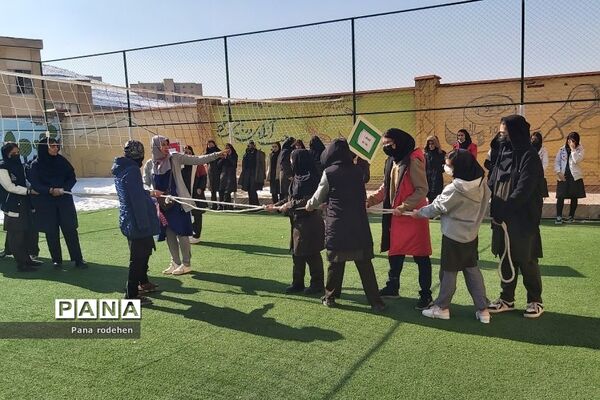 برگزاری مسابقات ورزشی در هنرستان مبتکران رودهن