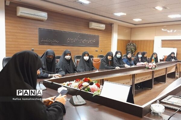 برگزاری دوره آموزشی تداوم یاوران ولایت مدارس ناحیه یک بهارستان