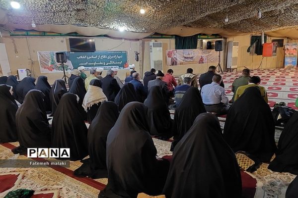 حضور دانش‌آموزان ملاردی اعزامی راهیان نور در یادمان معراج شهدا