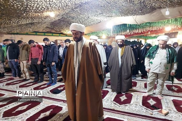 حضور دانش‌آموزان ملاردی اعزامی راهیان نور در یادمان معراج شهدا