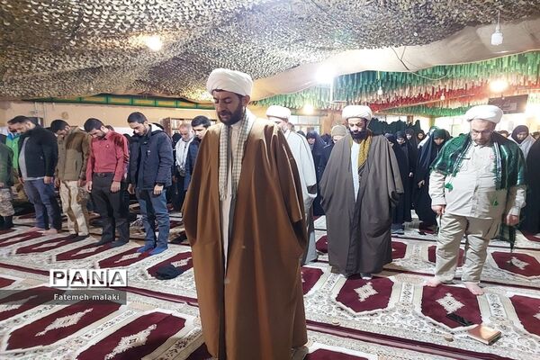 حضور دانش‌آموزان ملاردی اعزامی راهیان نور در یادمان معراج شهدا