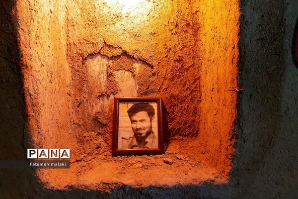 حضور دانش‌آموزان ملاردی اعزامی راهیان نور در یادمان معراج شهدا