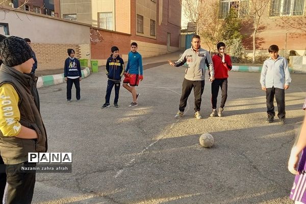 برگزاری مسابقات فوتبال در مدرسه امام‌علی(ع) ۲ رودهن‌