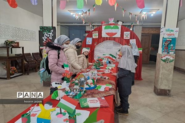 پویش پرچم؛ نمایشگاه دست‌سازه‌های دانش‌آموزان در کانون فرهنگی سلمان