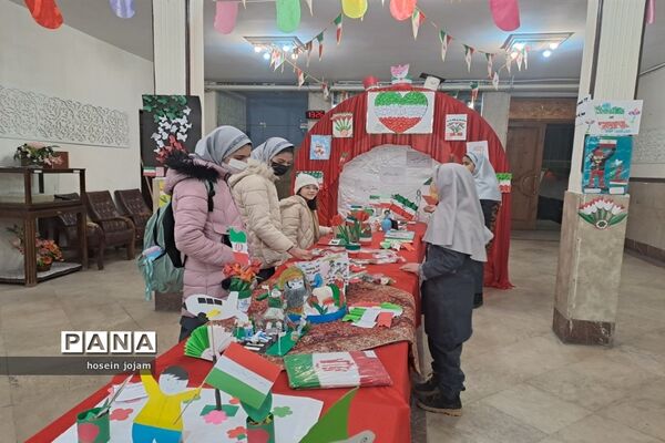 پویش پرچم؛ نمایشگاه دست‌سازه‌های دانش‌آموزان در کانون فرهنگی سلمان