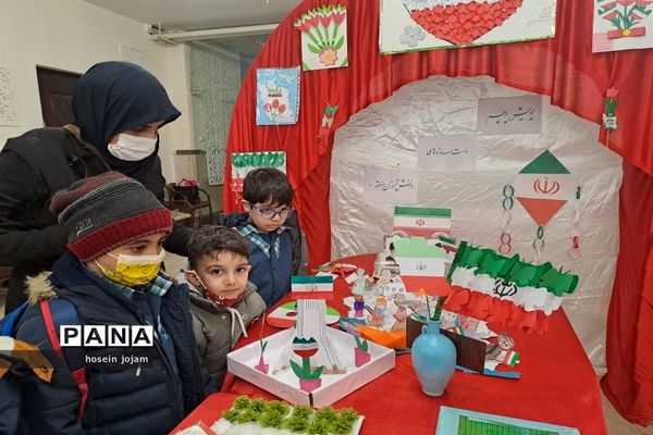 پویش پرچم؛ نمایشگاه دست‌سازه‌های دانش‌آموزان در کانون فرهنگی سلمان