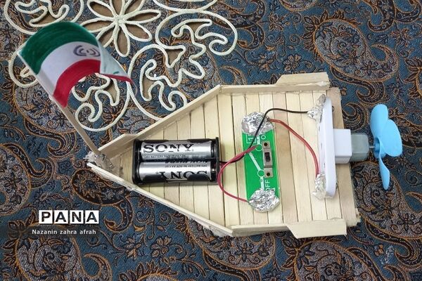 برگزاری نمایشگاه دست‌سازه‌ها در مدارس ابتدایی رودهن