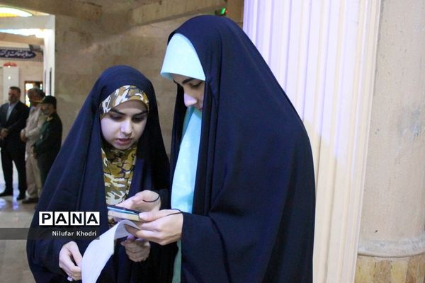 اعزام دانش‌آموزان دختر شهرستان بوشهر به مناطق عملیاتی جنوب