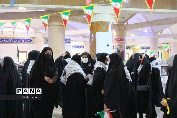 اعزام دانش‌آموزان دختر شهرستان بوشهر به مناطق عملیاتی جنوب
