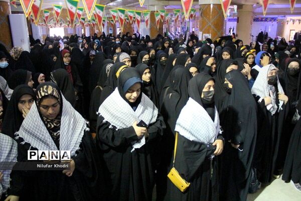 اعزام دانش‌آموزان دختر شهرستان بوشهر به مناطق عملیاتی جنوب