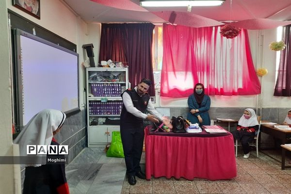 آموزش اطفا حریق در دبستان حقیقت منطقه ۱۳