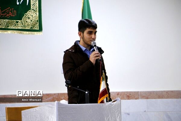 نشست صمیمی دانش‌آموزان دبیرستان دین و دانش قم با نماینده مجلس شورای اسلامی