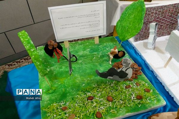 افتتاح نمایشگاه شوق پیشرفت در دبیرستان شاهد هدی شهرستان بهبهان