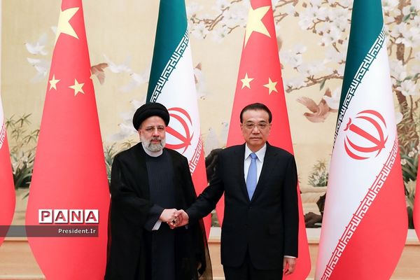 اولین روز سفر رییس جمهوری به چین