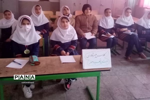 استقبال گسترده دانش‌آموزان سروستان از کلاس‌های آموزش خبرنگاری خبرگزاری پانا فارس