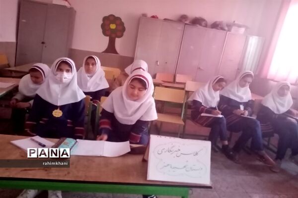 استقبال گسترده دانش‌آموزان سروستان از کلاس‌های آموزش خبرنگاری خبرگزاری پانا فارس