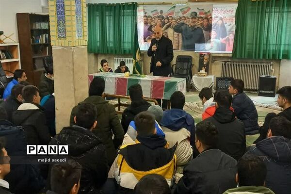 مراسم تشیع شهید گمنام در دبیرستان فرهنگ شهید رحیم احدزاده منطقه 4