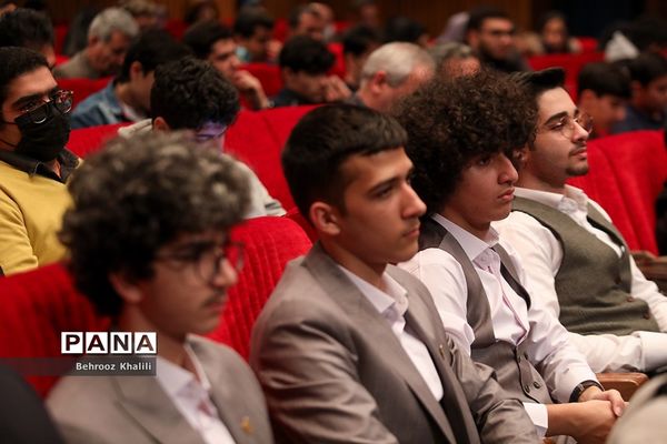 آیین اختتامیه اولین نمایشگاه دستاوردها و طرح‌های پژوهشی برتر دانش‌آموزان سمپاد