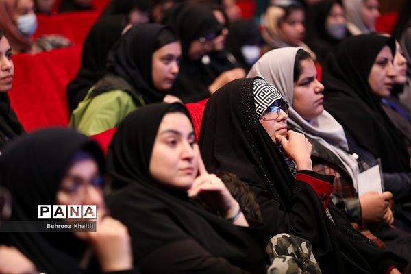 آیین اختتامیه اولین نمایشگاه دستاوردها و طرح‌های پژوهشی برتر دانش‌آموزان سمپاد