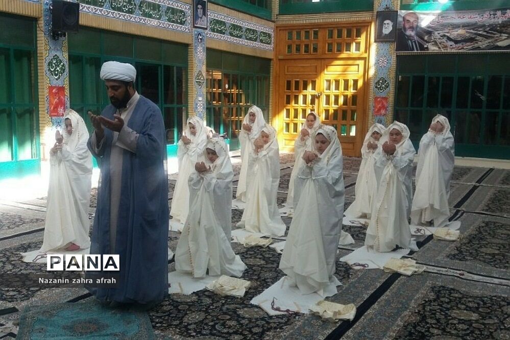 جشن عبادت در دبستان هاجر و حضرت  زینب(س) رودهن