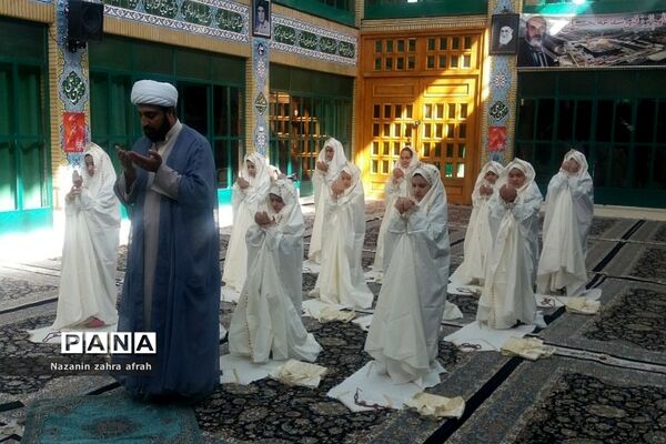 جشن عبادت در دبستان هاجر و حضرت  زینب(س) رودهن