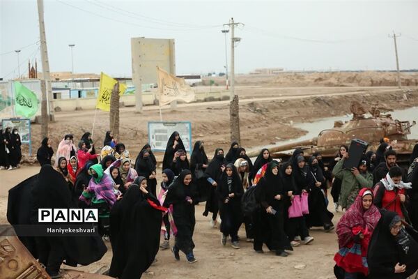 بازدید دانش‌آموزان اردوهای راهیان‌نوراز منطقه جنگی