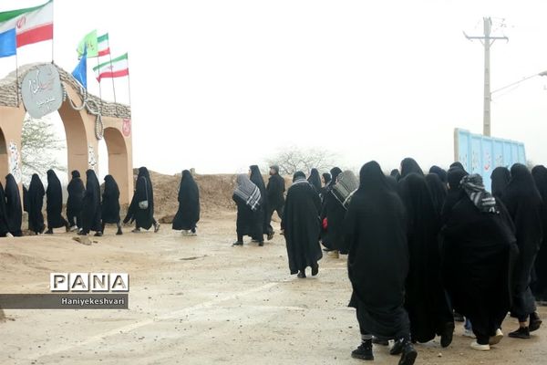 بازدید دانش‌آموزان اردوهای راهیان‌نوراز منطقه جنگی