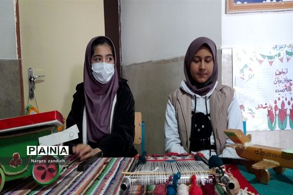 برگزاری جشنواره بومی محلی غذا و دست‌سازه‌های دانش‌آموزی در مدرسه احرار ملارد