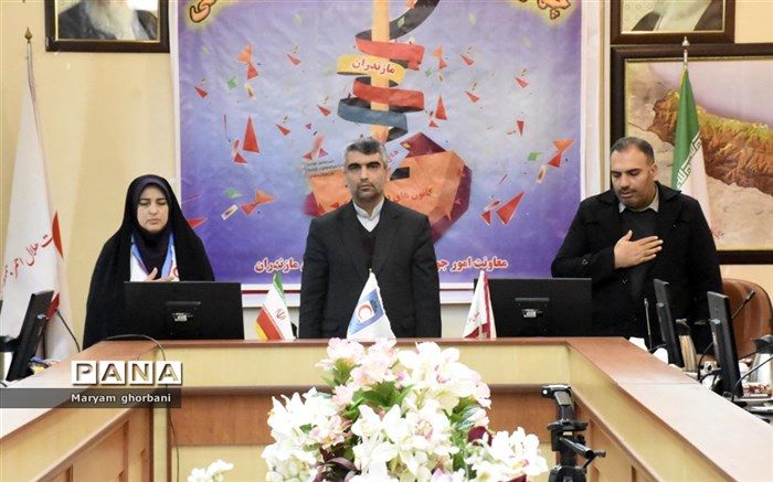 جوانان سرمایه‌های آموزش و پرورش و جامعه هستند