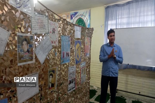 افتتاح نمایشگاه مدرسه انقلاب دبیرستان نمونه آیت الله خامنه‌ای، کاشمر
