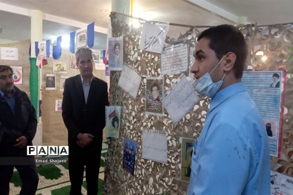افتتاح نمایشگاه مدرسه انقلاب دبیرستان نمونه آیت الله خامنه‌ای، کاشمر