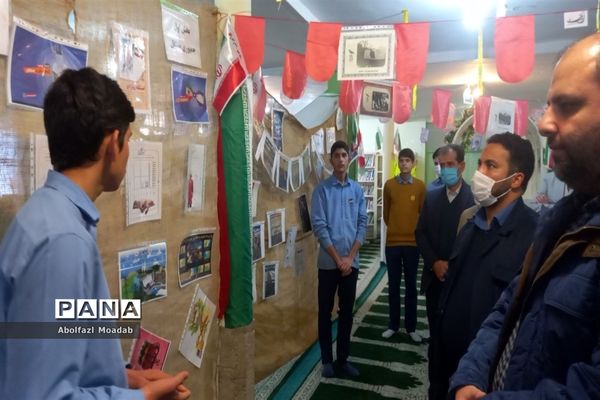 افتتاح نمایشگاه مدرسه انقلاب دبیرستان نمونه آیت الله خامنه‌ای، کاشمر
