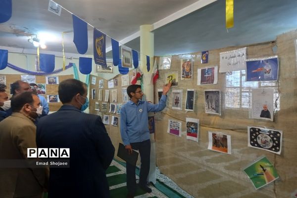 افتتاح نمایشگاه مدرسه انقلاب دبیرستان نمونه آیت الله خامنه‌ای، کاشمر
