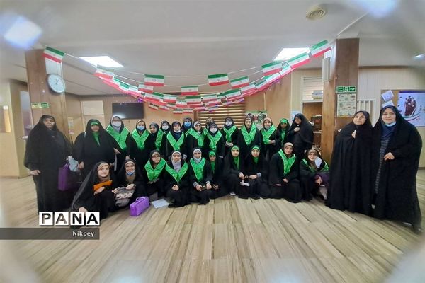 حضور پرشور دانش‌آموزان دبیرستان شاهد حجاب منطقه ۱۳ در مسابقات قرآن، عترت و نماز و نماز