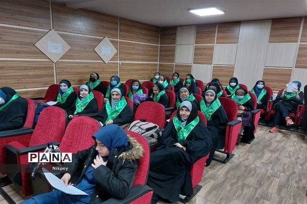 حضور پرشور دانش‌آموزان دبیرستان شاهد حجاب منطقه ۱۳ در مسابقات قرآن، عترت و نماز و نماز