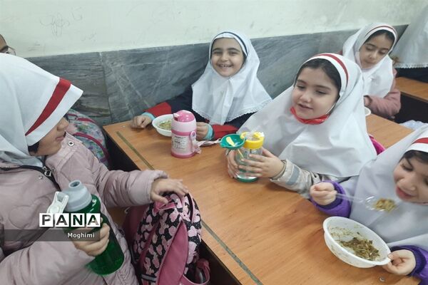 جشن عید مبعث در دبستان حقیقت منطقه ۱۳