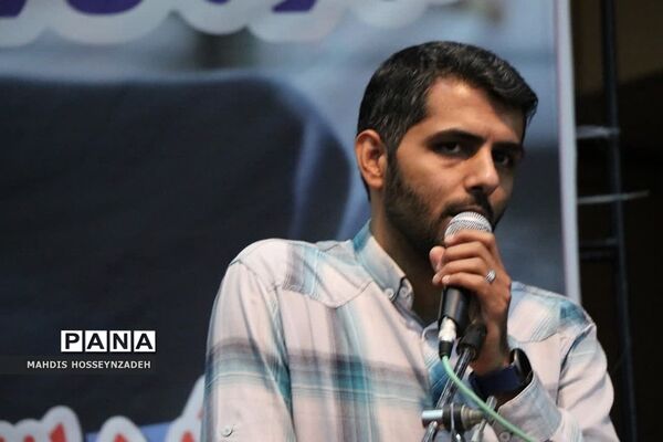 کارگاه آموزش سواد رسانه‌ای ویژه پدران در فشافویه