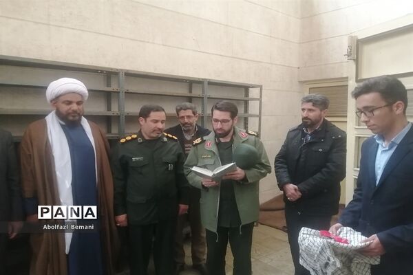 افتتاح نمایشگاه مدرسه انقلاب با حضور معاون وزیر آموزش و پرورش در دبیرستان شیخ صدوق قم