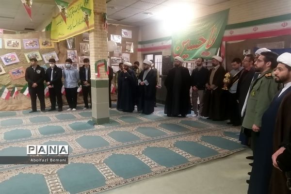 افتتاح نمایشگاه مدرسه انقلاب با حضور معاون وزیر آموزش و پرورش در دبیرستان شیخ صدوق قم